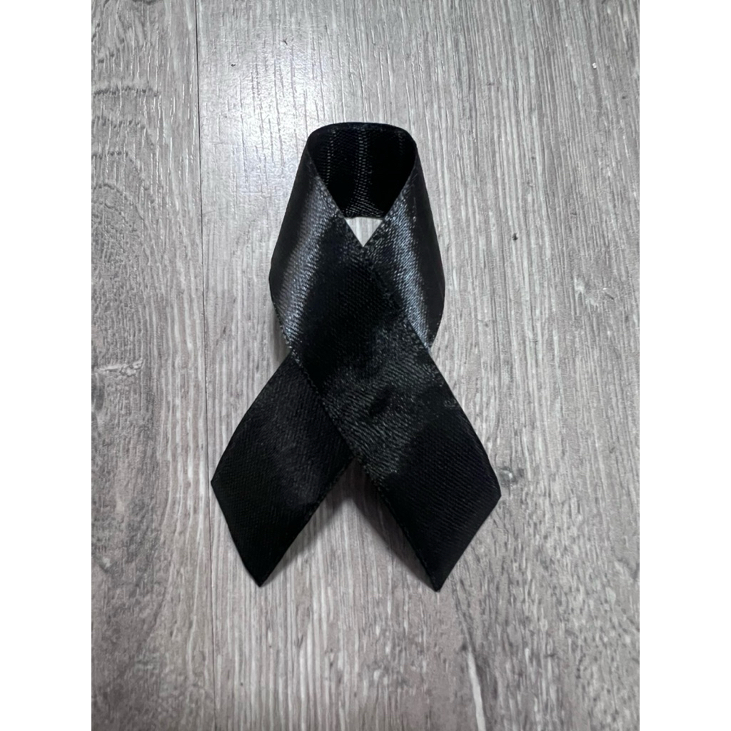 เข็มกลัดริบบิ้นไว้อาลัย ขนาด1.5ซม./2ซม. ขายยกโหล 12ชิ้น