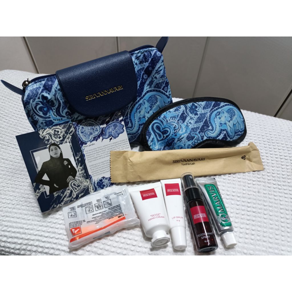 Amenity kit จากสายการบินไทยสำหรับชั้นธุรกิจ อุปกรณ์ครบอยู่ในซีล