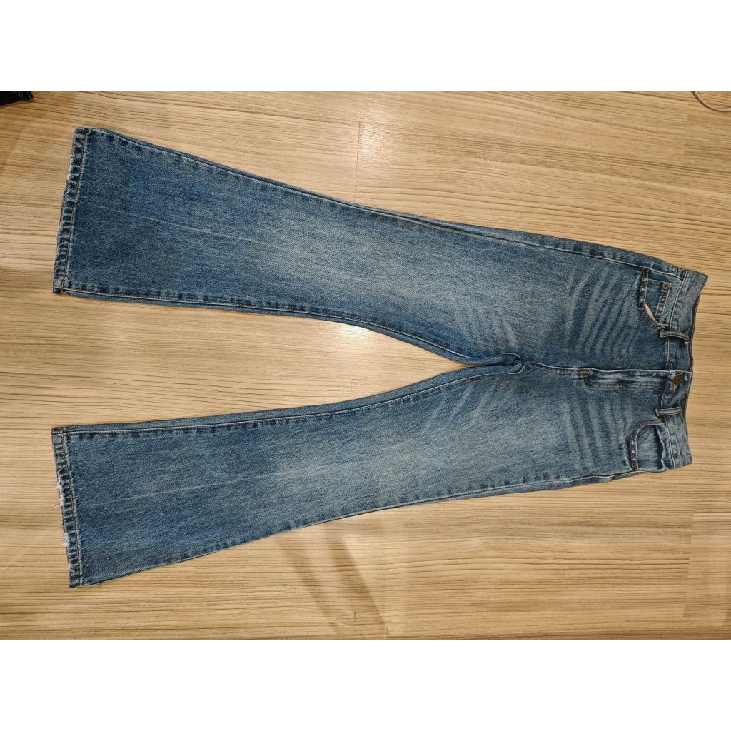 กางเกงยีนส์​  GRL​ ทรงขาม้าเล็กสวยๆ ผ้าไม่ยืด​ ไซต์XS​ สภาพดี
