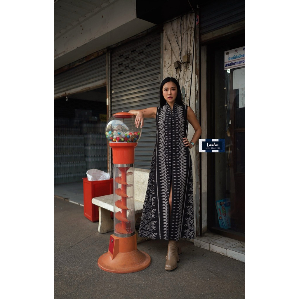 Lada lanna collection Sz.Xs,S Use เสื้อคลุมผ้าฝ้ายพื้นเมืองตัวยาว สีดำ ใส่สวย ลุคคุณนายมากเลยจ้า