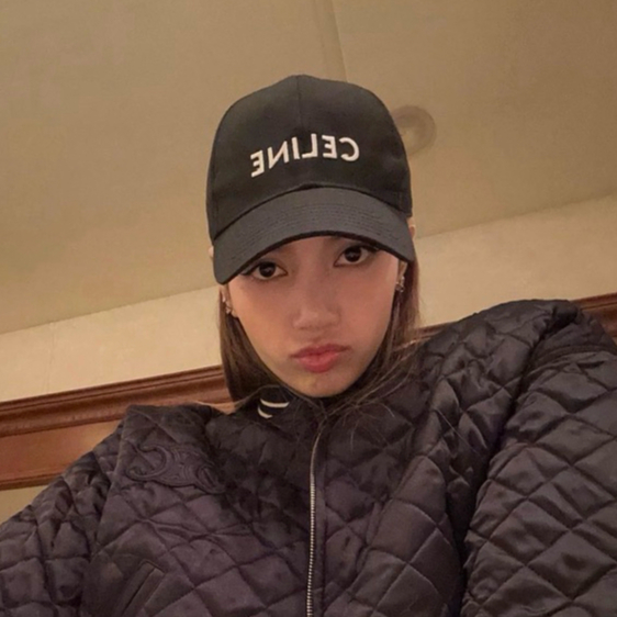 ✅🛒หมวกเบสบอลโลโก้ปัก CE แก็ปรุ่นLISA BLACKPINK พร้อมส่ง คอลเลคชั่นใหม่ปี2025 งานเทียบแท้🇹🇭🍀