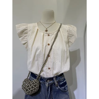 M1985 — เสื้อลูกไม้แขนระบายสุดหวาน เรียบแต่ดูแพง ใส่แล้วละมุนทุกองศา