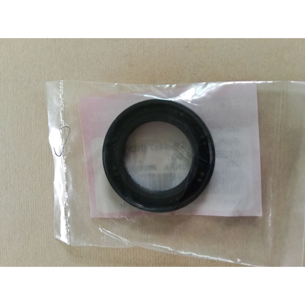 ซีลเพลาล้อหลัง (29*44*7) Click110i, Scoopyi, Zoomer-x แท้ศูนย์ 91255-KVB-901