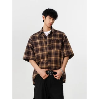 🌞U.mi🌞 เสื้อเชิ้ตลายสก็อตหลวมๆ เสื้อเชิ้ต แฟชั่นฤดูร้อน เสื้อเชิ้ตแขนสั้นลําลอง สไตล์เกาหลี ลายสก๊อต แฟชั่นสําหรับผู้ชาย