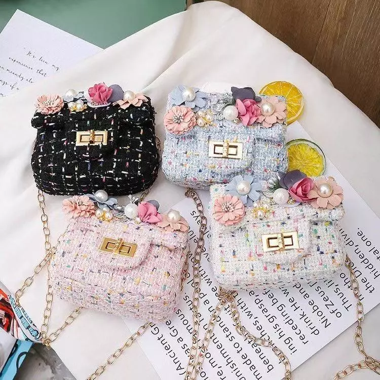 🍓CCT🍓 กระเป๋า สะพายเด็ก ผ้าทวิตหนา ติดตกแต่งดอกไม้ น่ารัก สวยหวาน ขนาดเล็ก พร้อมส่ง