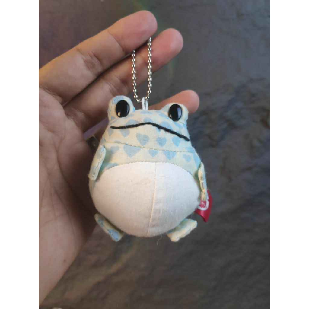 พวงกุญแจ frog style แท้ มือสองจากญี่ปุ่น 😜 ถ้าเลื่อนมาเจอ แปลว่า เป็นวาสนาต่อกัน 😜