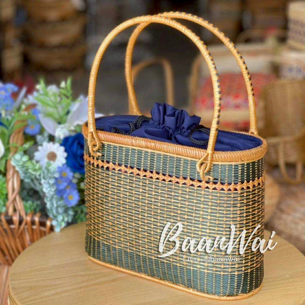 บ้านหวาย-กระเป๋าไม้ไผ่ งานละเอียด กระเป๋าถือ (ทรงรี)