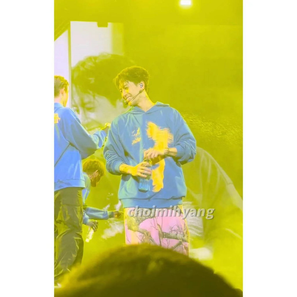 เสื้อฮู้ดแบบ Jackson wang fanmade