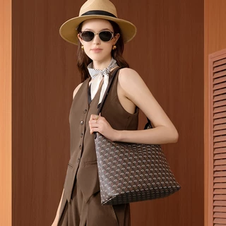 AGE FREE Kelsey bag กระเป๋าหนังแฟชั่นยอดฮิตรูปแบบสะพายไหล่ มีน้ำหนักเบา สามารถจุของได้เยอะ