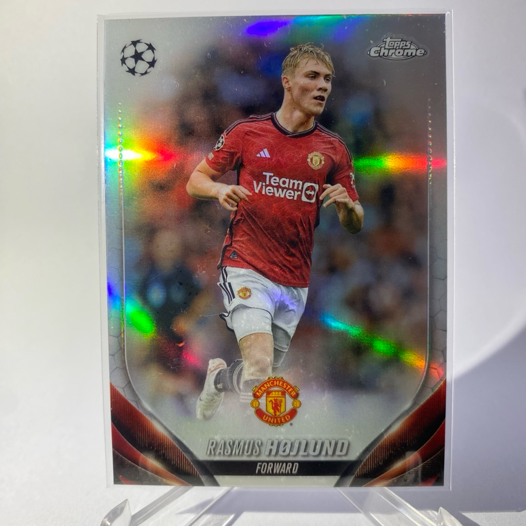 การ์ดนักฟุตบอล  RASMUS HOJLUND, (refractor), MANCHESTER UNITED TOPPS CHROME 2023
