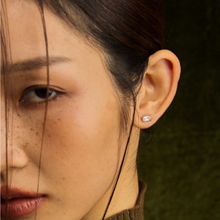 Valichain - Petite Gem Baguette Ear Stud