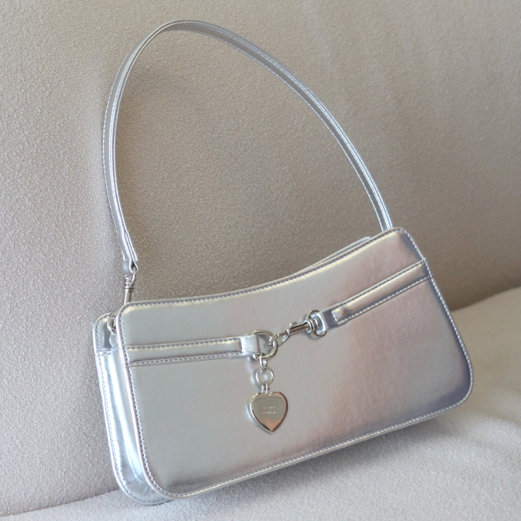 PENNE culture | "Heartlink" Bag Collection | กระเป๋าสะพายหนังเมทัลลิค เป็นทรง ดีเทลอะไหล่รูปหัวใจ