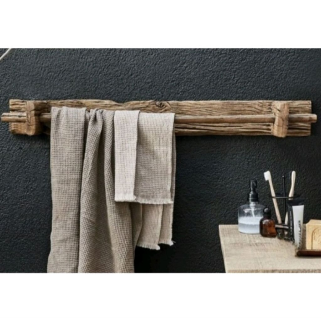 Bathroom wall hangers