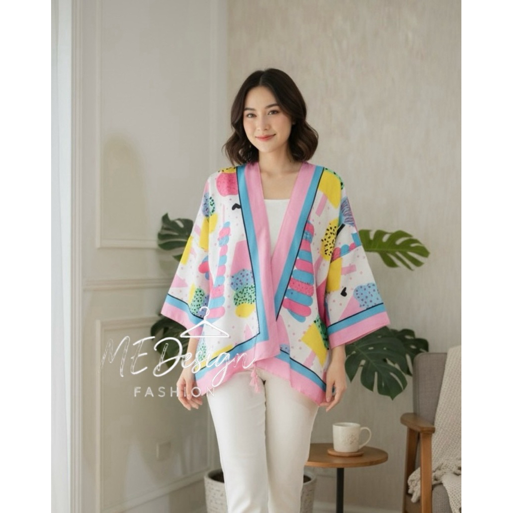 เสื้อคลุมผ้าเนื้อดี ลายหรู ดีเทลเนี้ยบทุกมุม ใส่แมทช์กับกางเกงขายาวสีขาวยิ่งดูสวยสง่า💖