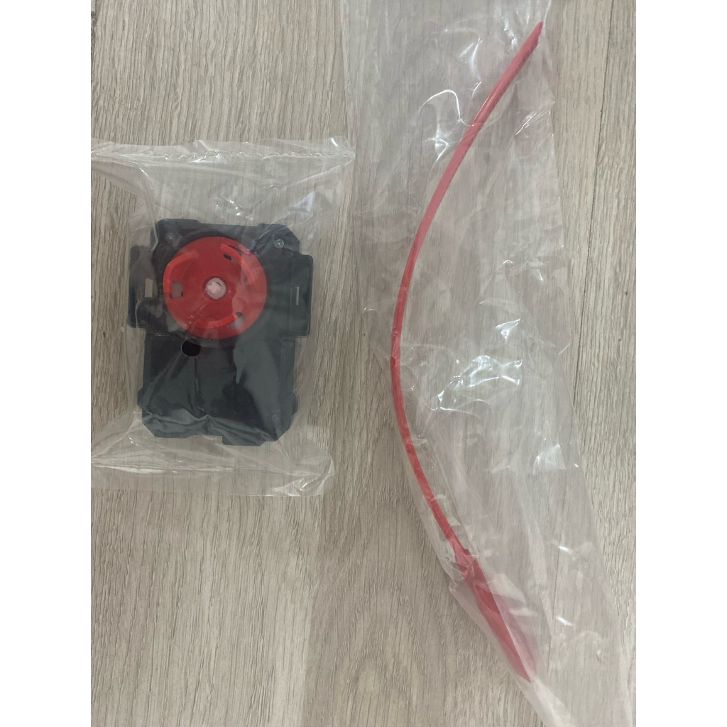 ที่ชู้ต beyblade x เบย์เบลดเอกซ์ ของแท้100% ใหม่ ในซีล มือ 1 beyblade x launcher