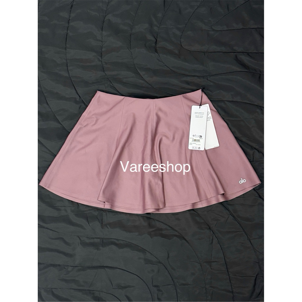 ✨New with tags✨Alo Yoga - Airlift Down The Line Tennis Skirt สี Smoky Quartz Size M