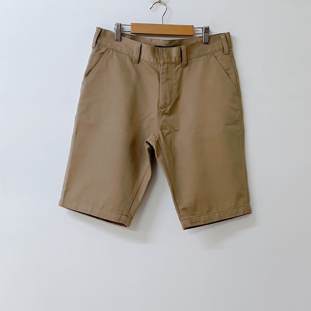 กางเกงขาสั้น Urban Research