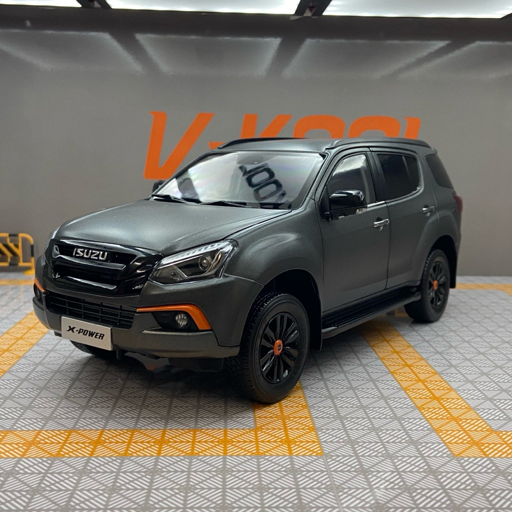 โมเดลรถเหล็ก Isuzu Mu-X สเกล 1:18 โมเดลรถเสมือนจริง