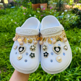 💦พร้อมส่ง💦 (มีขนาด 36-44)รองเท้าหัวโต รองเท้าแฟชั่น สูง 2 ซม. ติดเครื่องประดับไข่มุก สวยๆ หรูๆ มีน้ำหนักเบา นุ่ม ใส่สบาย