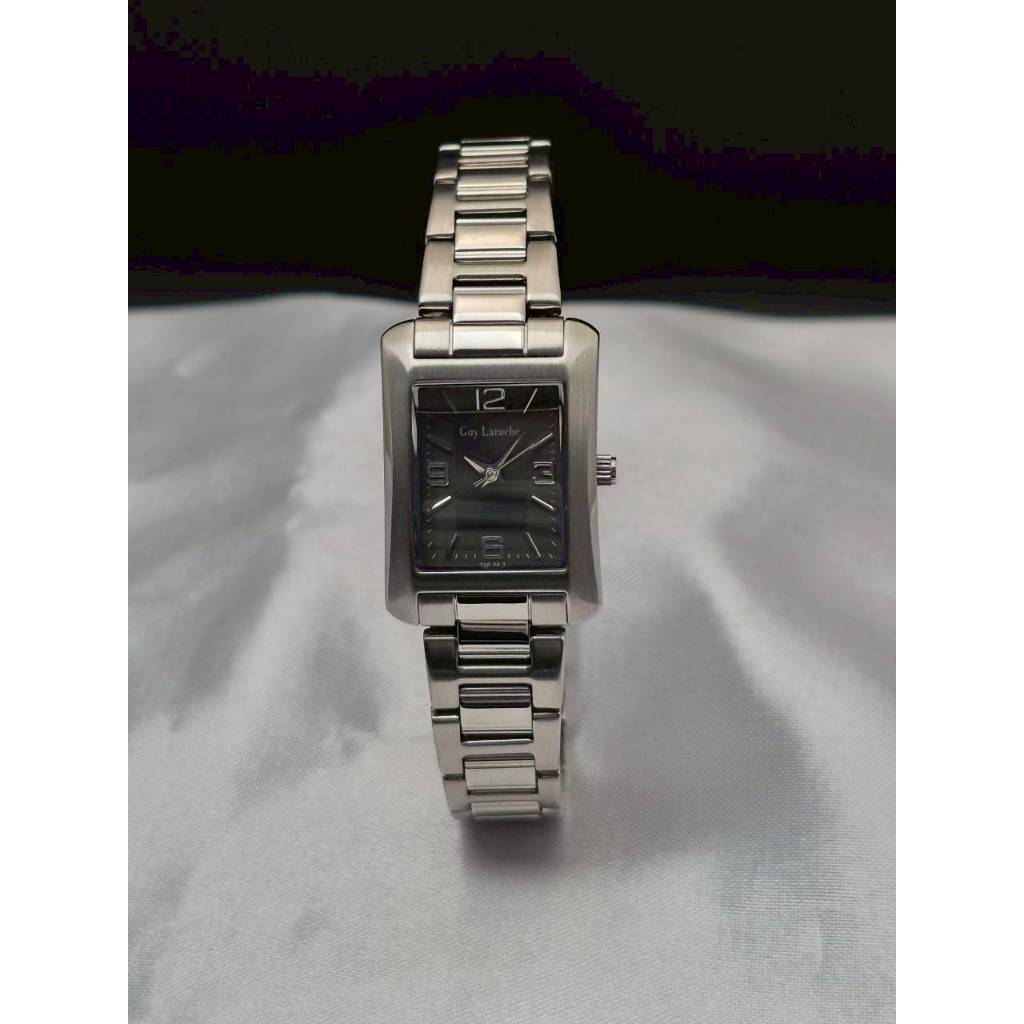 Guy Laroche นาฬิกาผู้หญิง ทรงสี่เหลี่ยม ระบบควอตซ์ หน้าปัดดำ