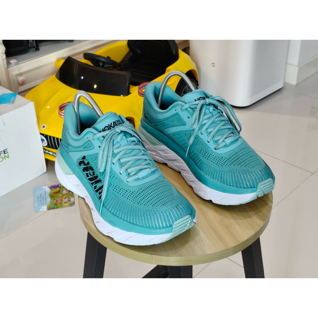รองเท้ามือสอง hoka Bondi 7 ขนาด us 8.5 uk 7 เบอร์ 40.5 ยาว 255 สภาพดี
