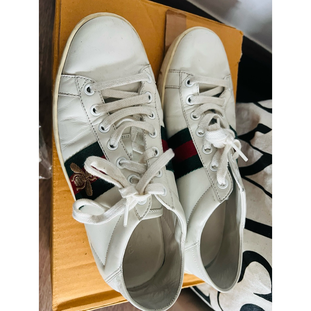 รองเท้าผ้าใบ Gucci มือสองตามสภาพ 38.5