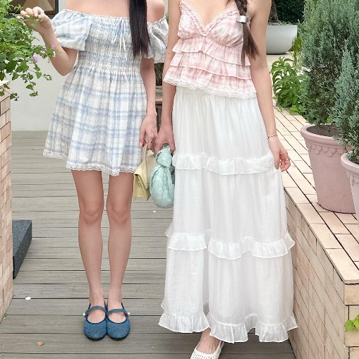 TheBlnacplae: Ellis Skirt กระโปรงยาว ผ้าสบายสุดน่ารัก ยาวกำลังพอดี ระบายสามชั้น มีซับใน