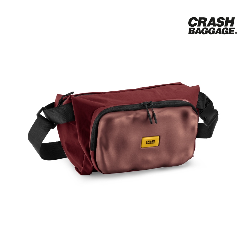 CRASH BAGGAGE กระเป๋าสะพายข้าง รุ่น SOFT CROSSBODY สีไวน์
