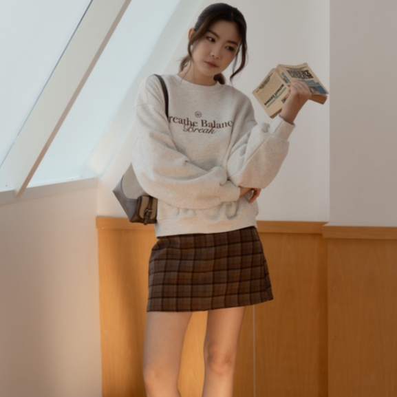 avo เสื้อสเวตเตอร์สกรีนลายผ้าหนานุ่มม jupiter sweater