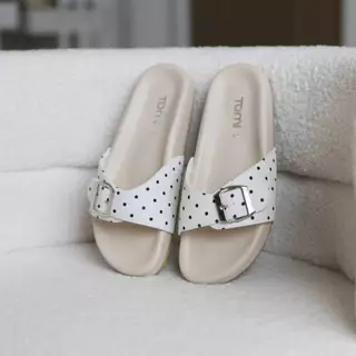 [TOMi-Dot.] (**มีเนื้อเท้า/อวบ**เพิ่ม +1 ไซส์)รองเท้าแตะ รุ่นเข็มขัดเดี่ยว รุ่น Polka dot. พื้นนุ่มใส่สบาย สายพียูหนังนิ