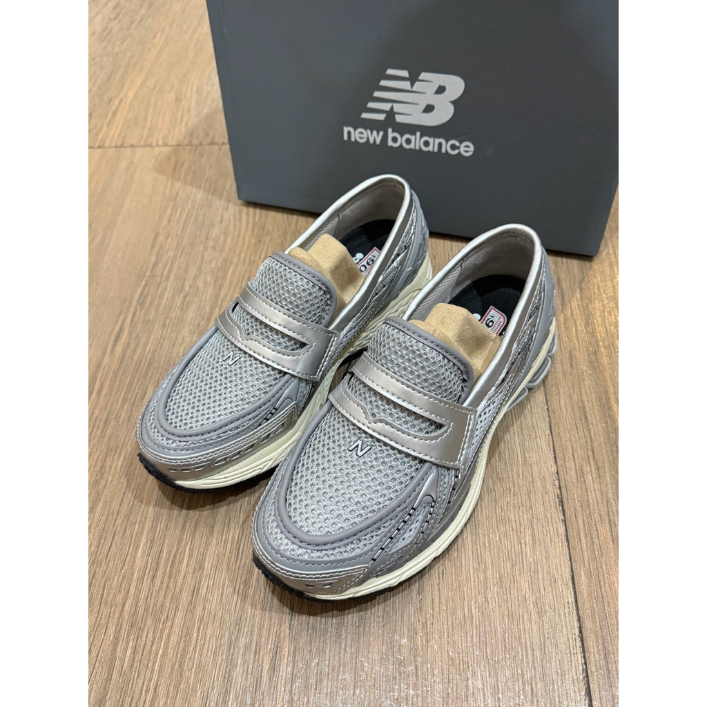 ส่งต่อ📌new balance 1906l loafer metallic silver