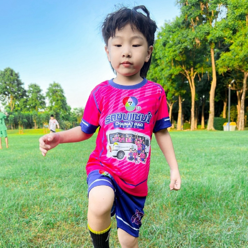 ชุดเซ็ท เสื้อบอลชัยนาท รถขนแชมป์ เสื้อแขนสั้น+กางเกงขาสั้น ชุดเด็ก ลายการ์ตูน ผ้าไมโครไฟเบอร์ ราคา ถูกที่สุด ดีลบีเคเค แกลเลอรีภาพที่ 5