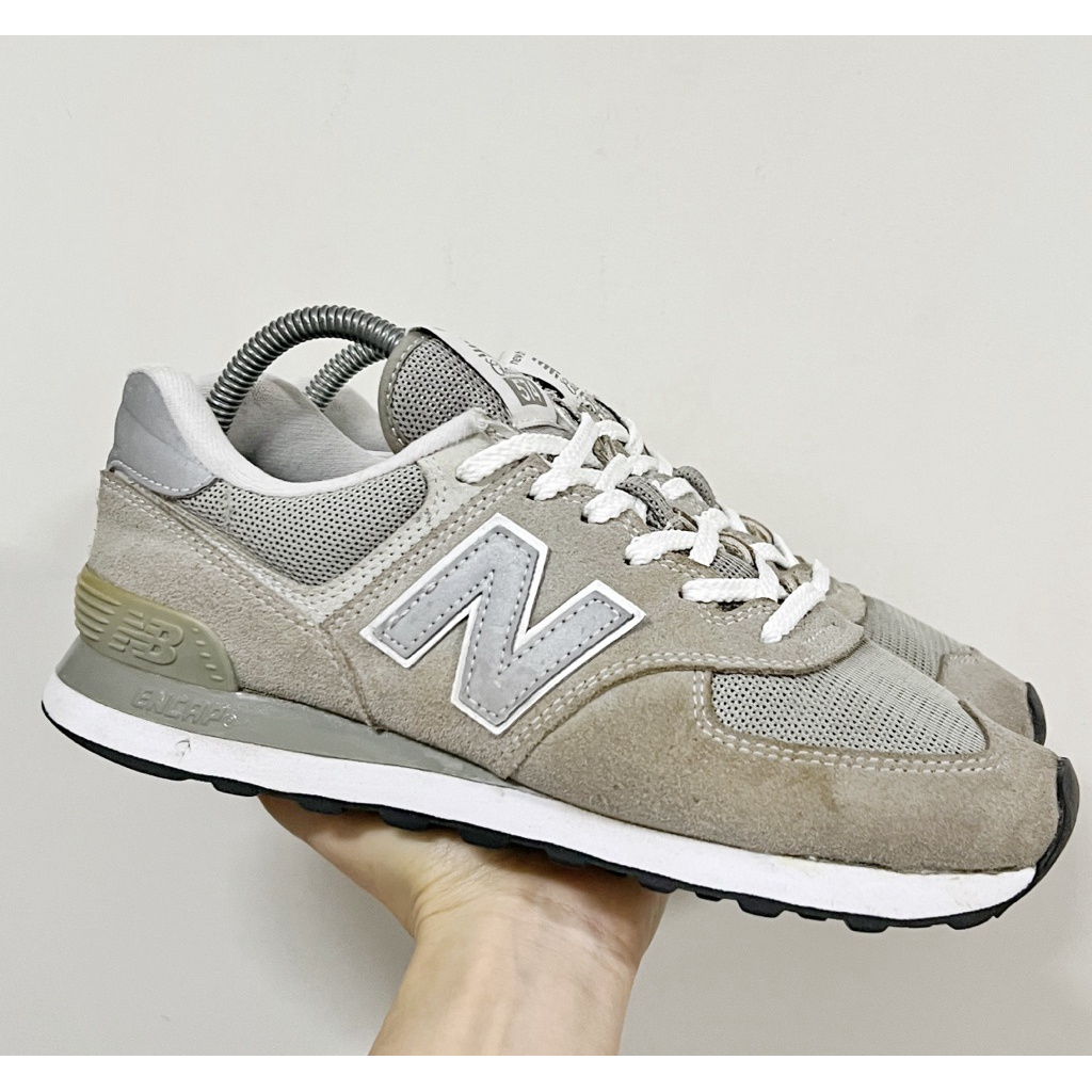 รองเท้ามือสองแบรนด์แท้ New Balance 574☑️Size 41.5/26cm.☑️ รุ่นตามหา‼️