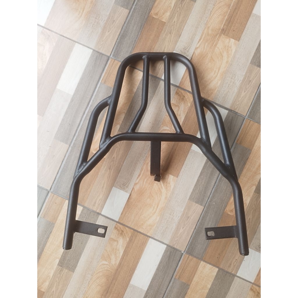 EM Qarez แร็คท้ายมอเตอร์ไซค์ไฟฟ้า แท้ศูนย์ มีบูชรองน็อตท้าย มือสอง สภาพใหม่