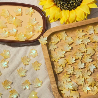 ใบเมเปิ้ลแก้วคละสีใสประกายมุก 16 มิล 10ชิ้น - Glass Maple Leaves
