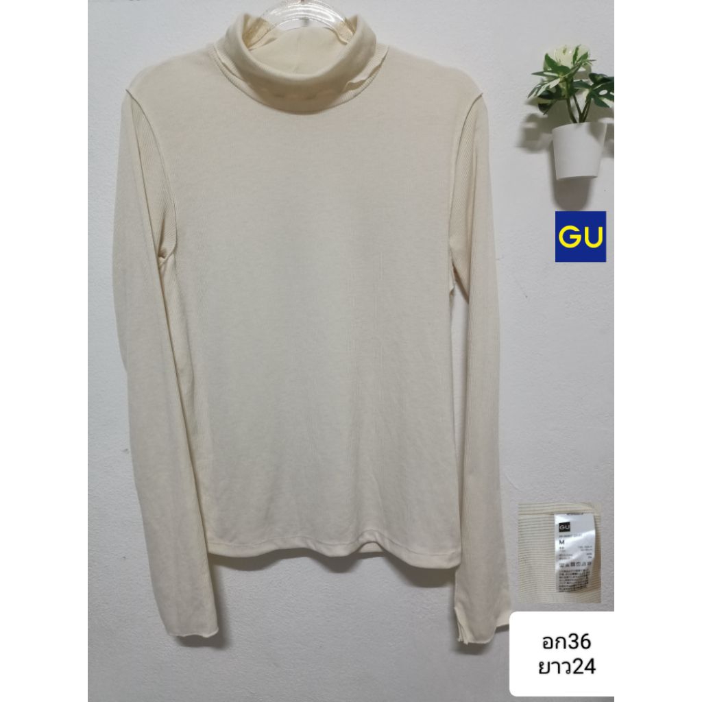 เสื้อคอเต่าผ้าร่องแขนยาว จากแบรนด์ GU (จียู)