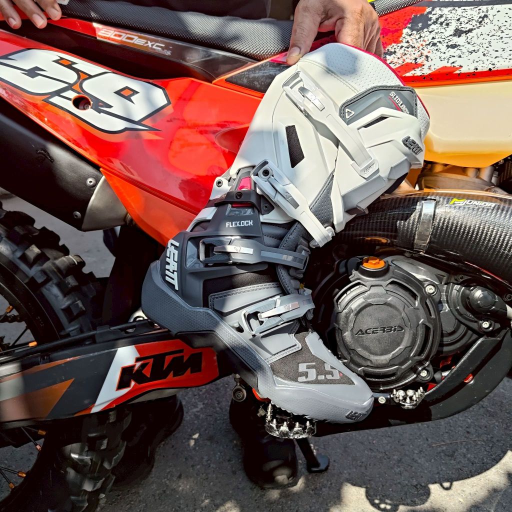 LEATT 5.5 FlexLock Enduro รองเท้าวิบาก (Motocross/Enduro)