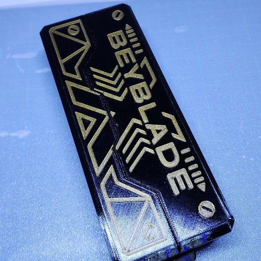 กล่องใส่ Beyblade X รุ่นใหม่ล่าสุด ไม่ซ้ำใคร วัสดุ PETG แข็งแรง ดีไซน์พิเศษ ใส่ได้ทุกขนาด CX UX BX