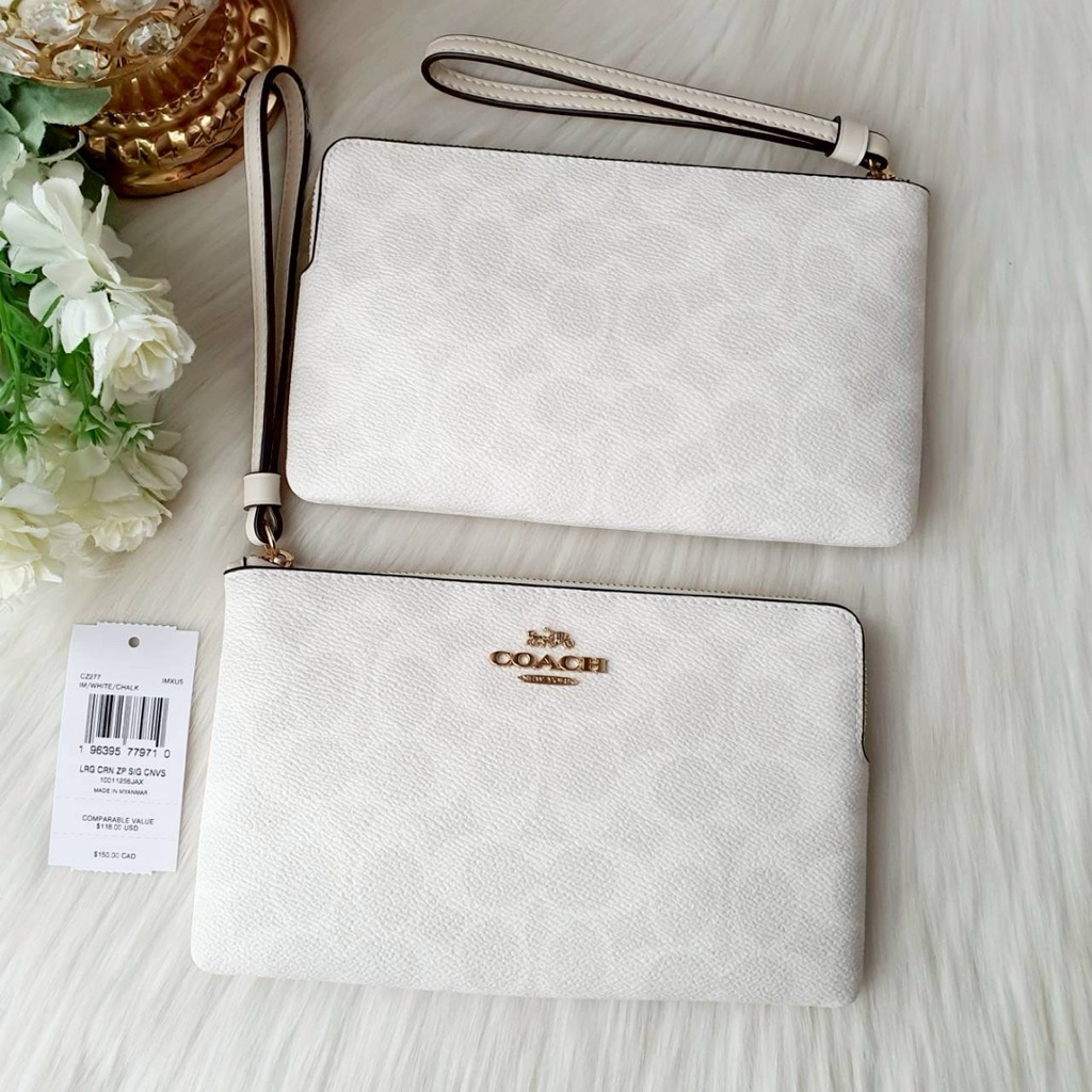 COACH CZ277 Large Corner Zip Wristlet คล้องมือใบ