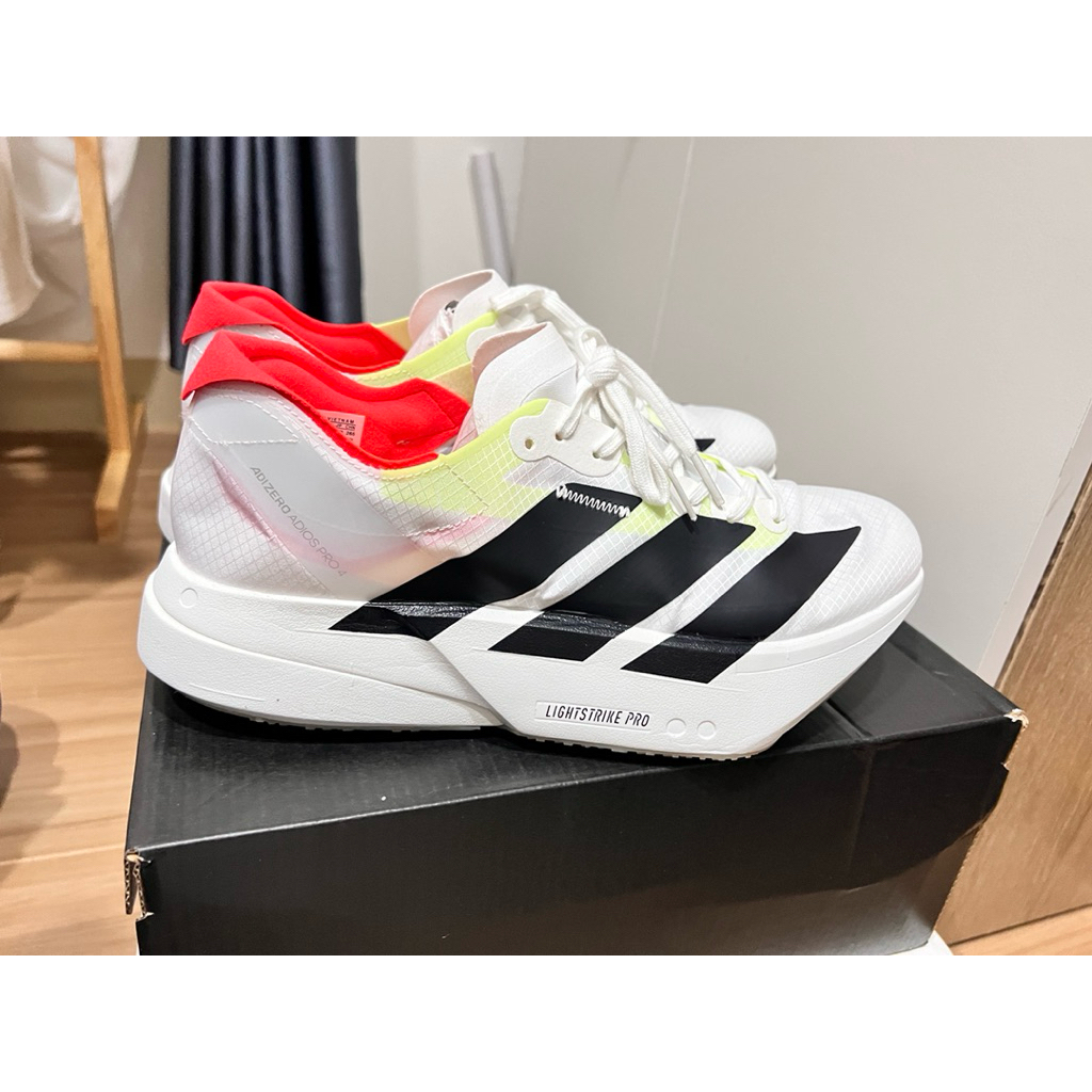 รองเท้า ADIZERO ADIOS PRO 4
