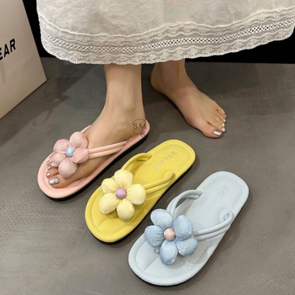 รองเท้าแตะ ติดดอกไม้สไตล์ชิวๆ ใส่เล่นฤดูร้อน