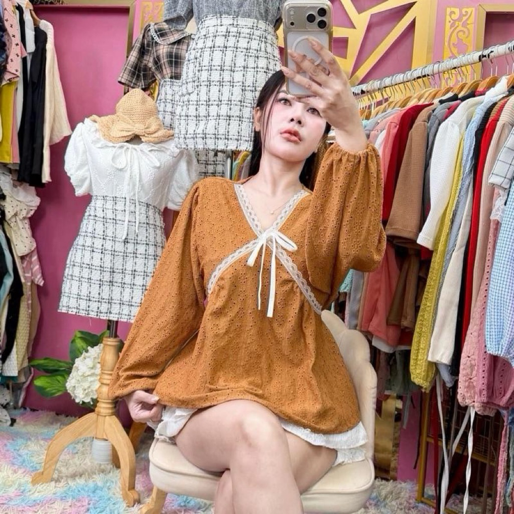 219 เสื้อคอวีแต่งลูกไม้ งานตัวยาวฉลุเนื้อนิ่มยืด :อก34-46ยาว25 - รูปที่ 2