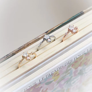 earika.earrings - starlit spell ring แหวนเพชรดาวโอปอล วัสดุสแตนเลส (stainless steel) ใส่อาบน้ำได้ เหมาะสำหรับคนแพ้ง่าย