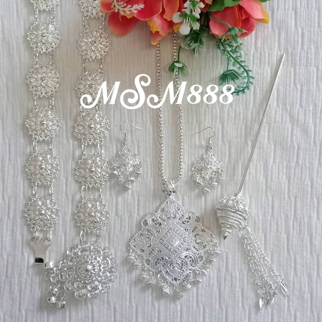 เครื่องประดับชุดไทยสีเงินขาว สร้อยคอพร้อมต่างหูเจาะ เข็มขัด ปิ่นปักผม ชุดเซ็ท 4 ชิ้น รุ่น CF005