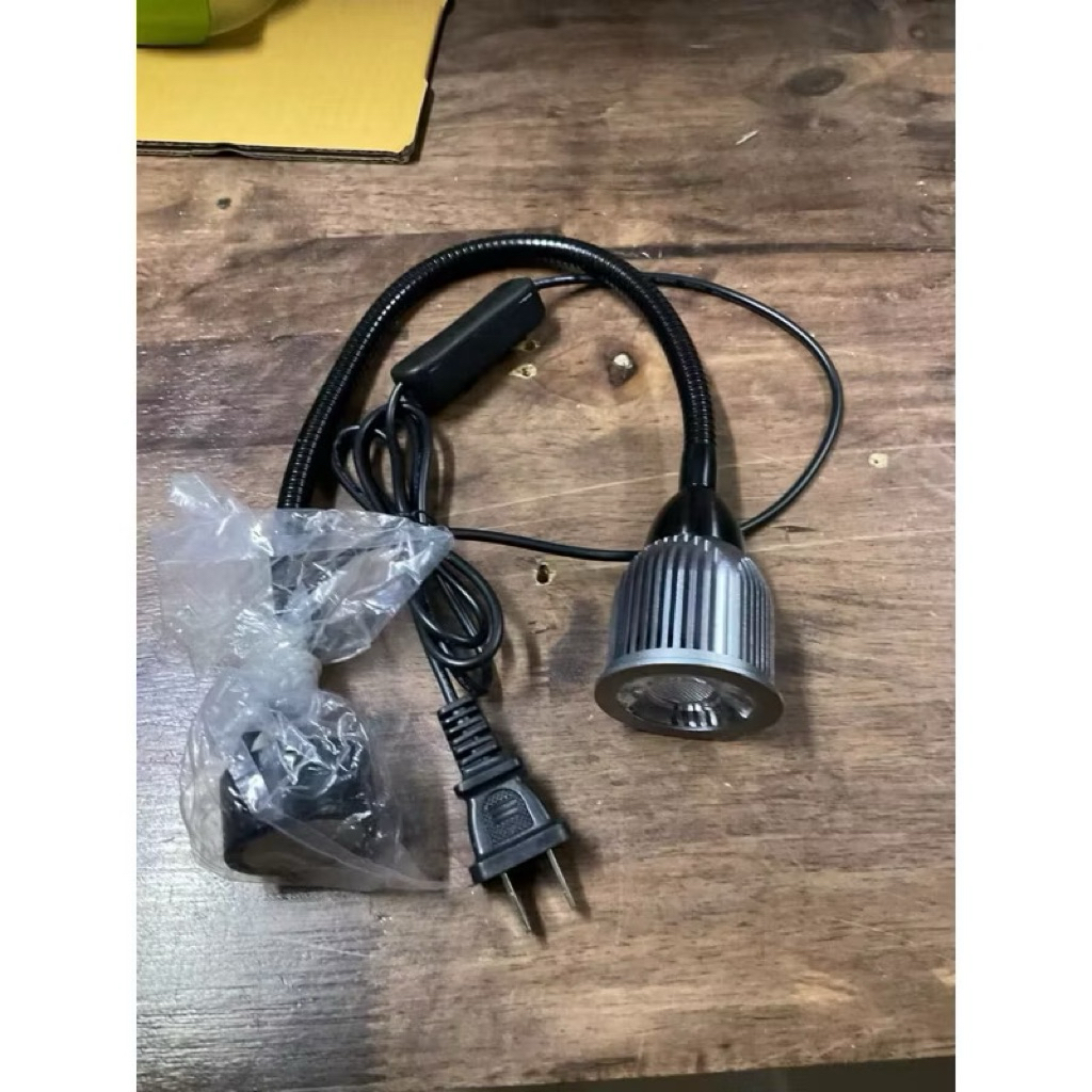 โคมไฟแม่เหล็กพลังสูงติดหนึบ