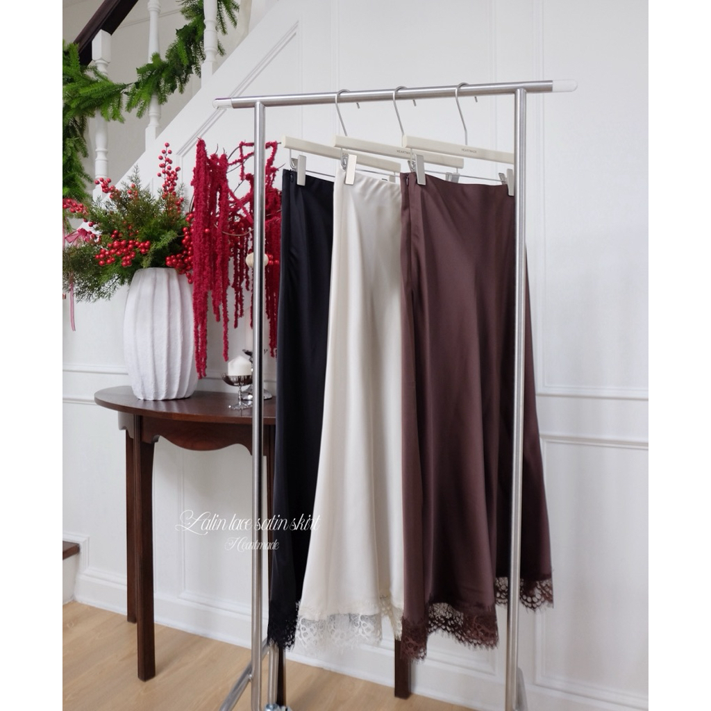(B42) Heartmade-Lalin lace satin skirt(กระโปรงซาตินแต่งปลายลูกไม้)✨