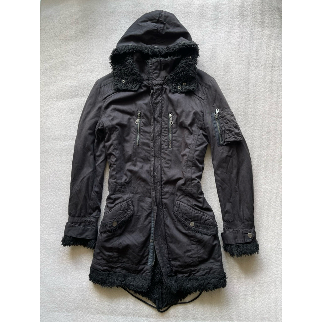 in the attic black hooded parka jacket (มือสอง)