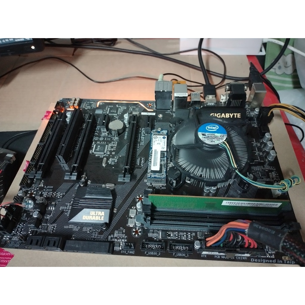 i5-7400 @3.00 GHz (พัดลม) + GIGABYTE GA-H270-HD3 (ฝาหลัง) เจน 7 พร้อมใช้งาน