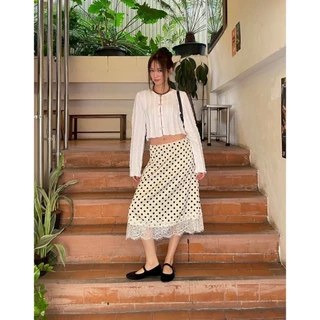 BY IRA (2025-93)Honey skirt กระโปรงยาวลายจุด ดีเทลแต่งขอบระบายลูกไม้ ขอบเอวยางยืดใส่สบาย