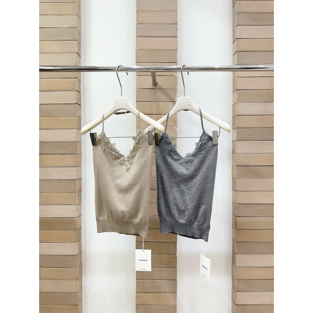 ส่งด่วน 🛵 6409 𝗟𝗔𝗖𝗘 𝗪𝗛𝗜𝗦𝗣𝗘𝗥 𝗛𝗔𝗟𝗧𝗘𝗥 𝗧𝗢𝗢 เสื้อคล้องคอ ผ้านิต ทรงเข้ารูปสวย - รูปที่ 6